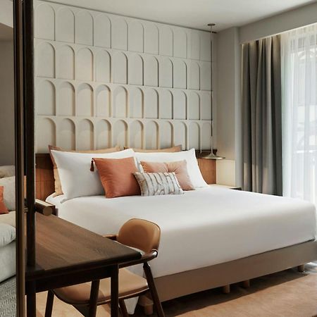 Hotel Monasty, Thessaloniki, Autograph Collection Exterior foto A bedroom at the hotel
