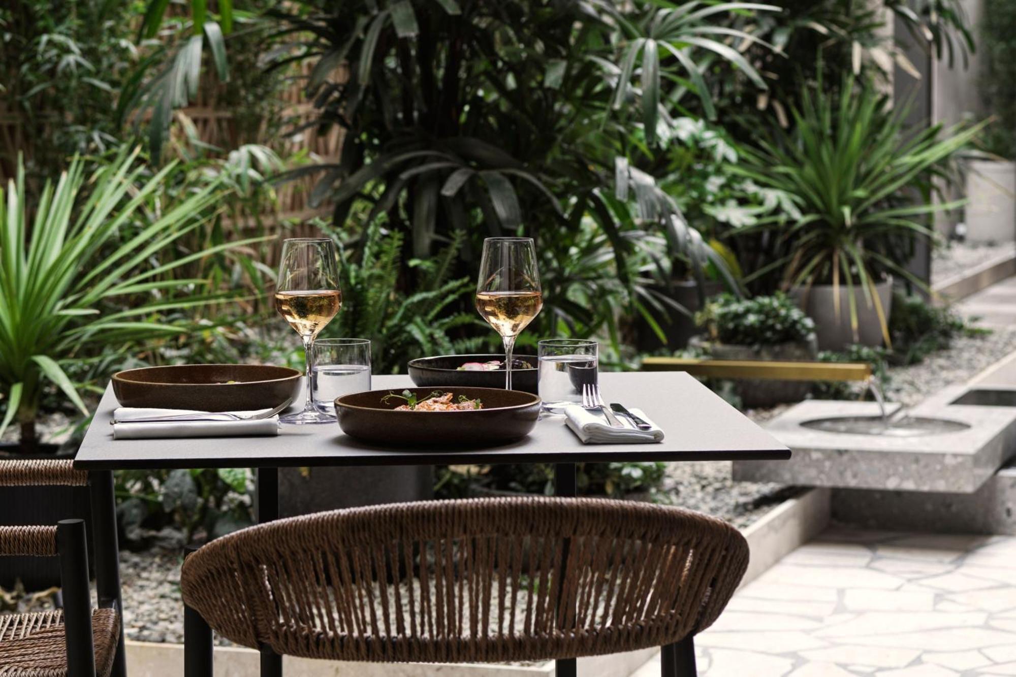 Hotel Monasty, Thessaloniki, Autograph Collection Exterior foto The restaurant's garden