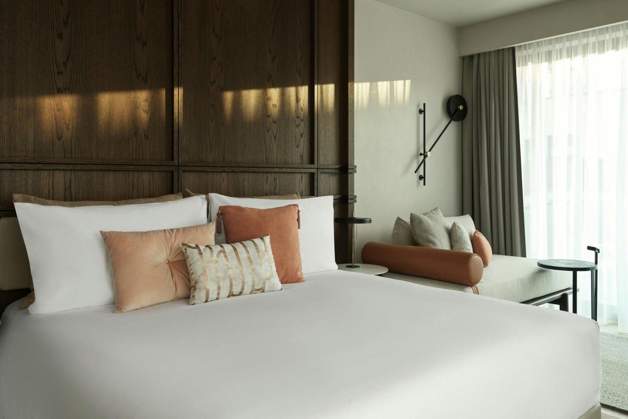 Hotel Monasty, Thessaloniki, Autograph Collection Exterior foto A bedroom at the hotel