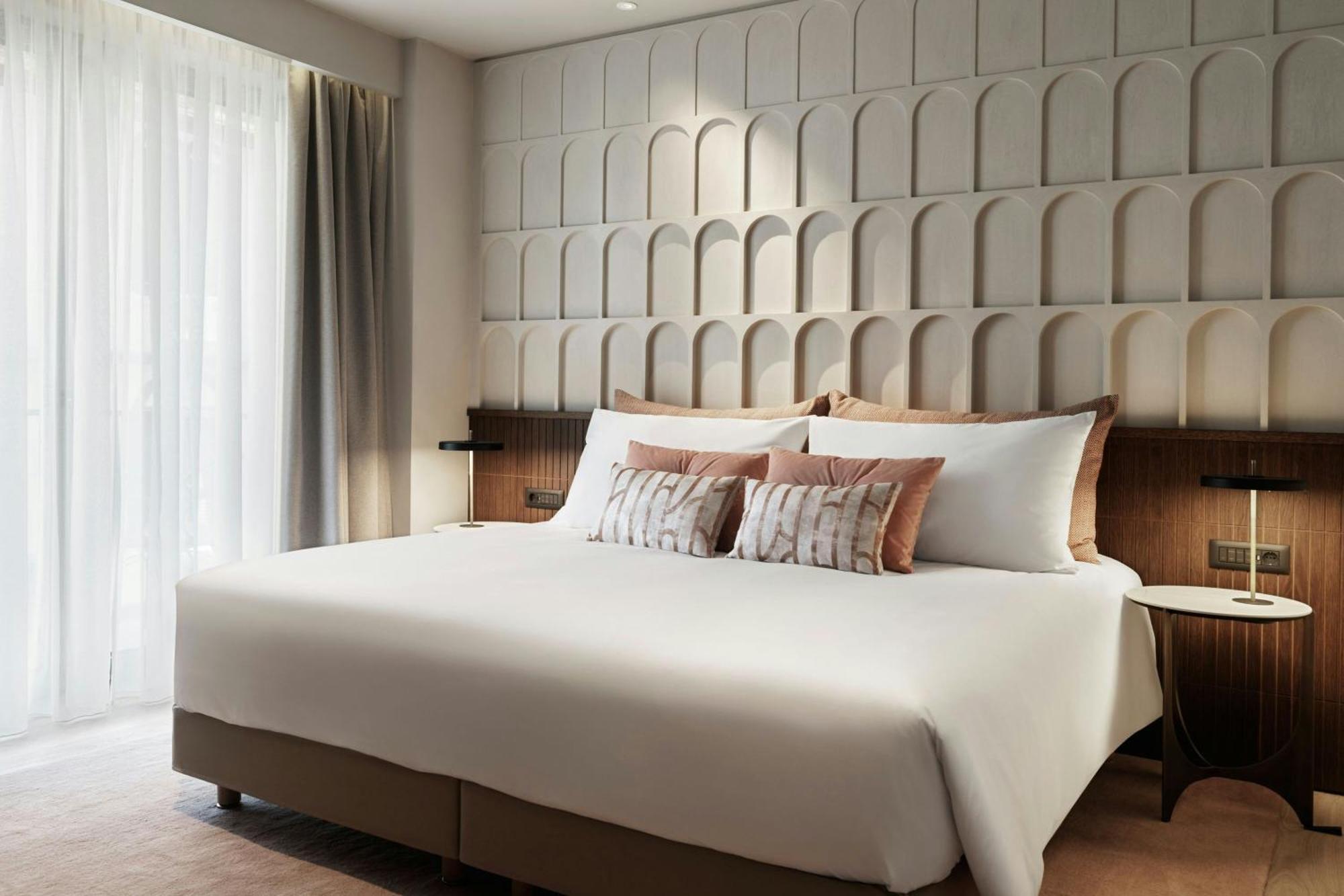 Hotel Monasty, Thessaloniki, Autograph Collection Exterior foto A bedroom at the hotel