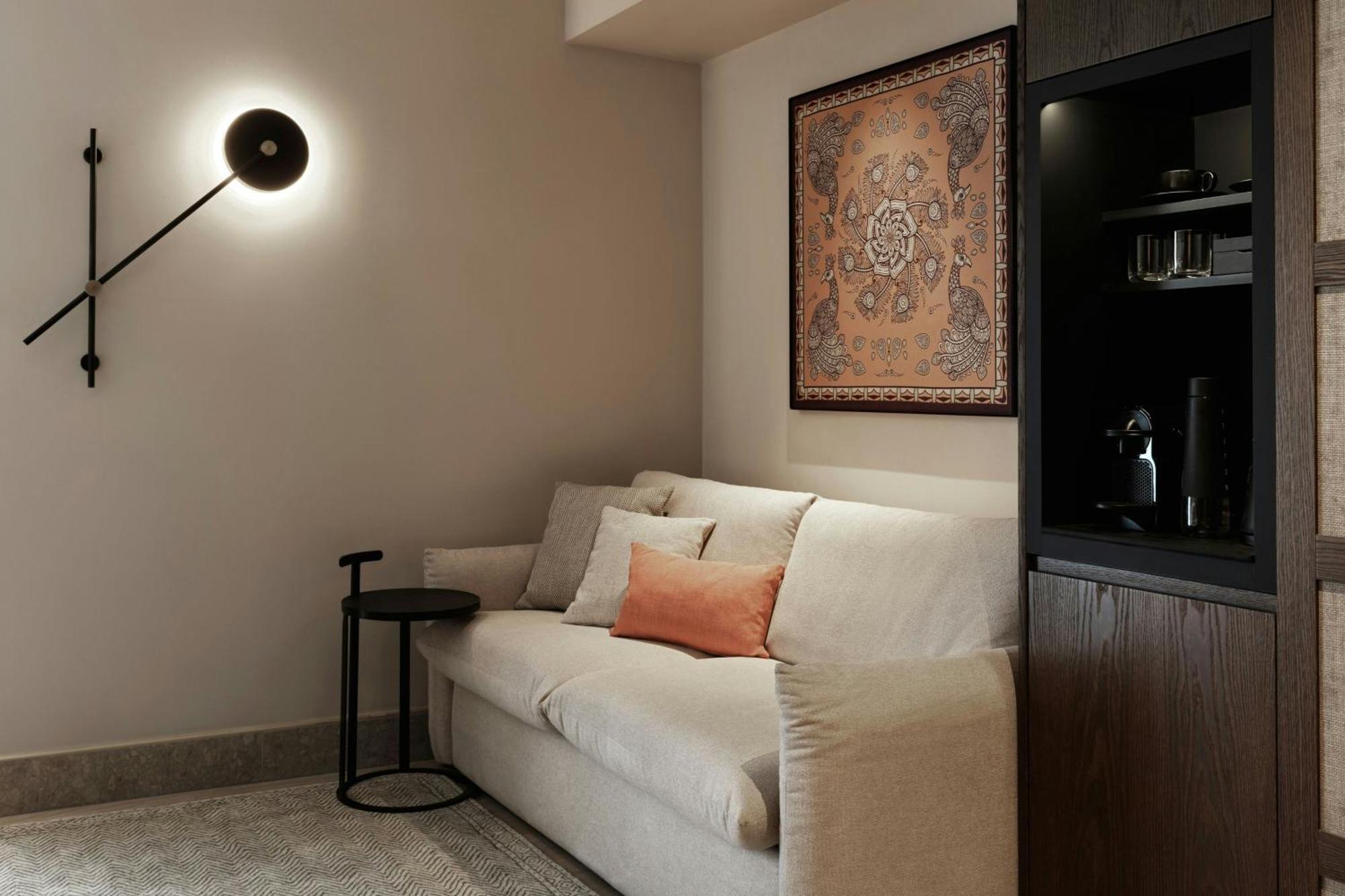 Hotel Monasty, Thessaloniki, Autograph Collection Exterior foto A wall light